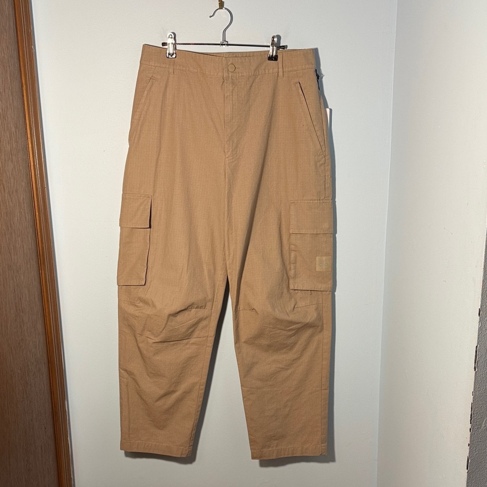 ALO Yoga Men's Light Brown Cargo Trouser Pants